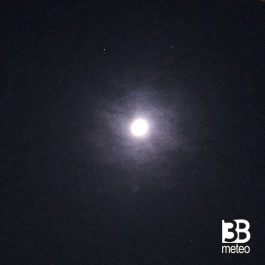 Luna e cielo sereno
