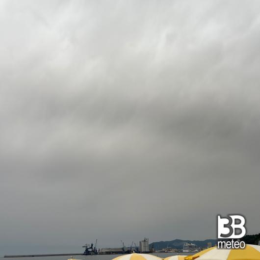 Meteo sbagliato non mi sembra che siano velature estese ma direi molto nuvoloso