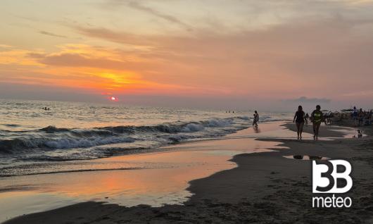 tramonto sul mare