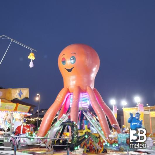 Luna park di Loano via alba