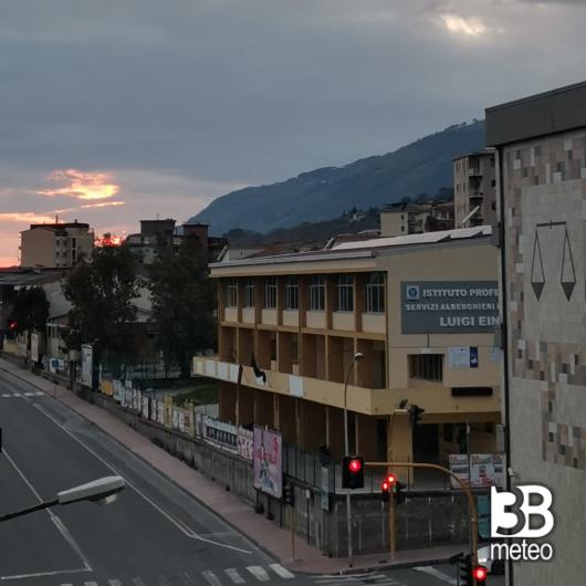Tramonto nuvoloso sulla piana lametina 20 marzo temperatura fredda 10 gradi ore 1755