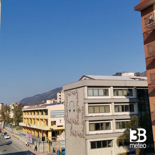 Cielo azzurro su lamezia terme ore 755 22 marzo 2022 martedi' temperaturan11 gradi