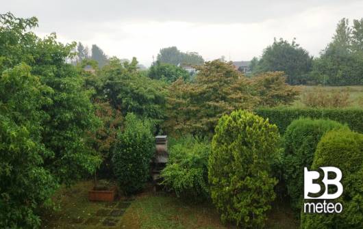 galliate lombardo ore 18 temporale afoso