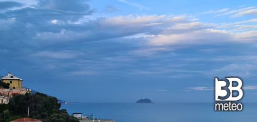 cielo e mare e isola gallinara