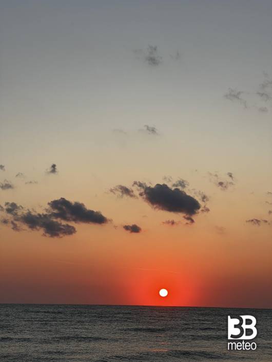 sunset in power port at pineta club