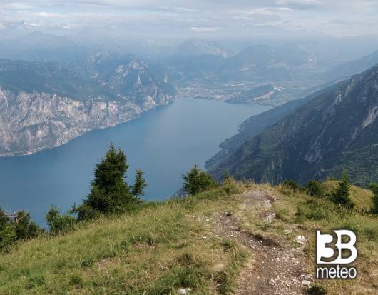 riva del garda vista dal monte baldo