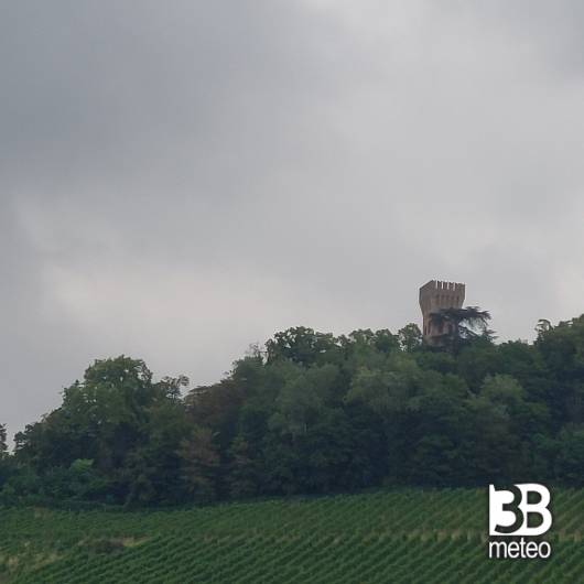 Nubi minacciose sul castello