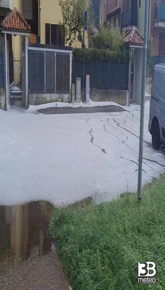 tutto distrutto dalla grandine