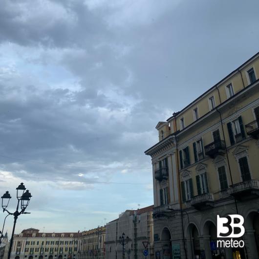 Pioggerella a cuneo centro