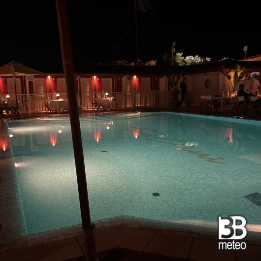 Serata a bordo piscina