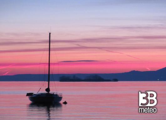 tramonto sul lago di garda