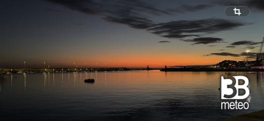 tramonto sul porto