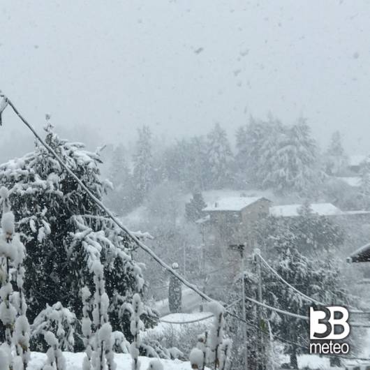 Neve a larghe falde