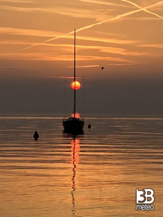 tramonto sul lago di garda