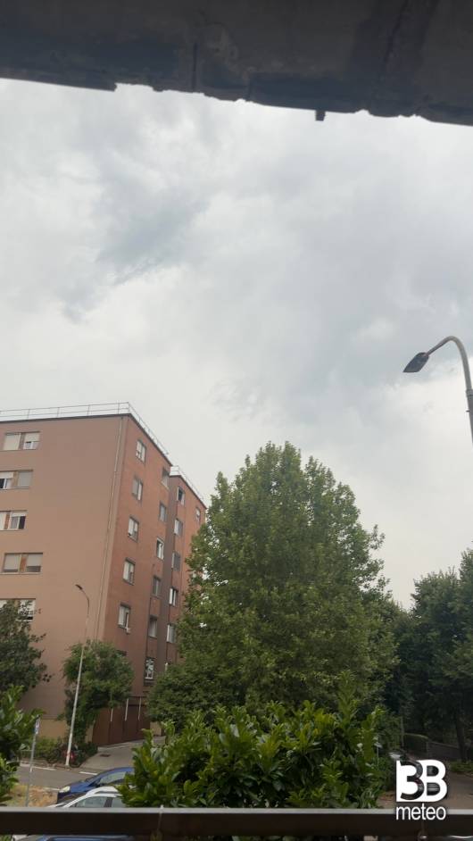 Coperto con tuoni ma senza pioggia