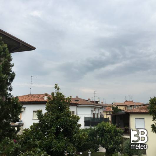 Nubi sparse a borgo roma 