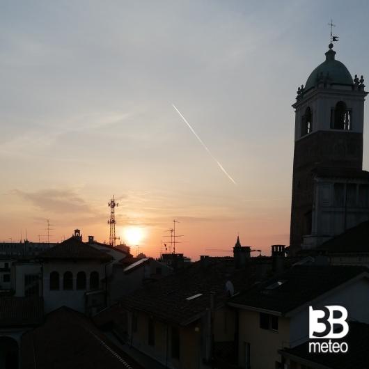 Il sole spunta
