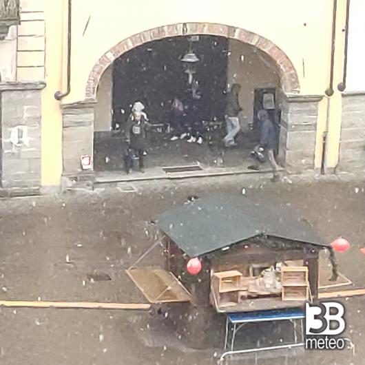 nevischio su mercatino