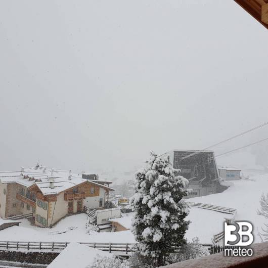 San giovanni di fassa partenza funivia ciampedie
