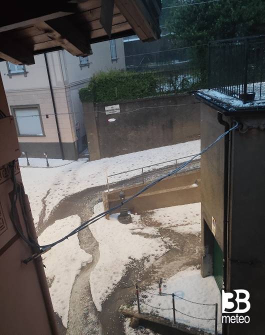 grandine di giugno alla rasa