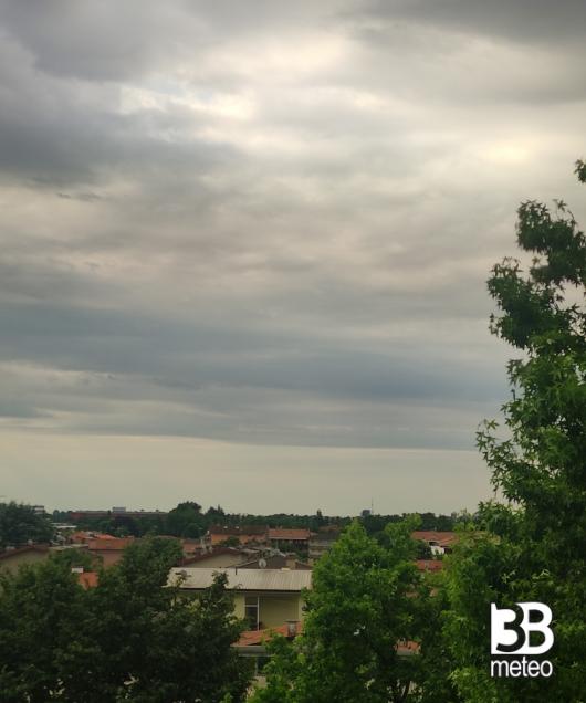 oggi il sole e' a spasso . a feletto umberto piove. i miei attimi speciali adry