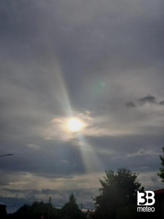 il cielo ancora nuvoloso