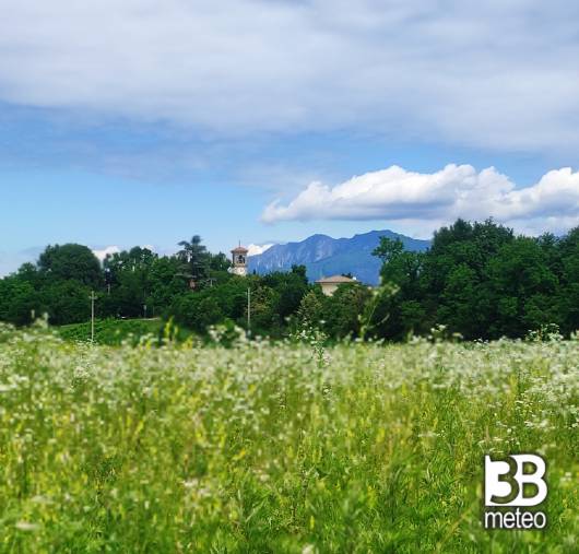 Tavagnacco con la sua bellissima chiesa in lontananza. i miei attimi speciali Adry