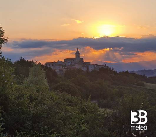 Montagano al tramonto estivo