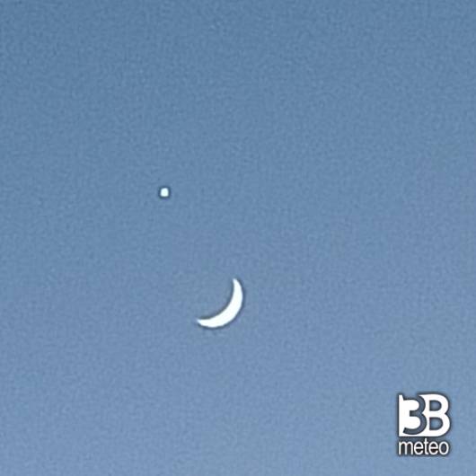 Il bacio luna venere. foto di sergio