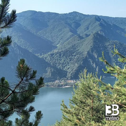 Scorcio di lago