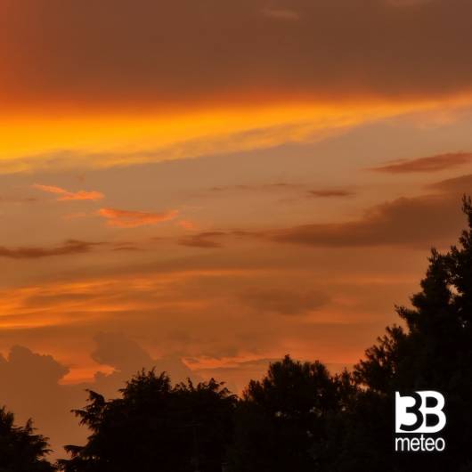 tramonto a milano quartiere forlanini
