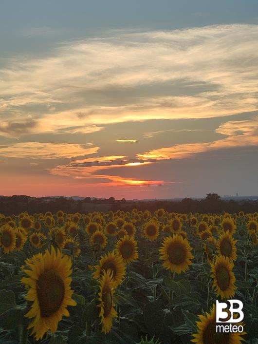 tramonto tra le nuvole