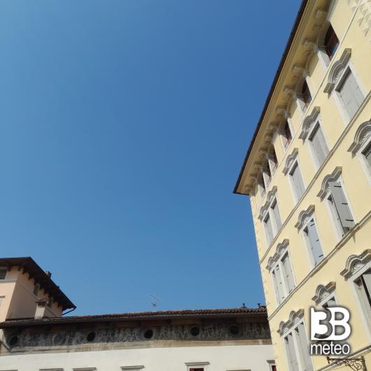 Il cielo sempre pi blu