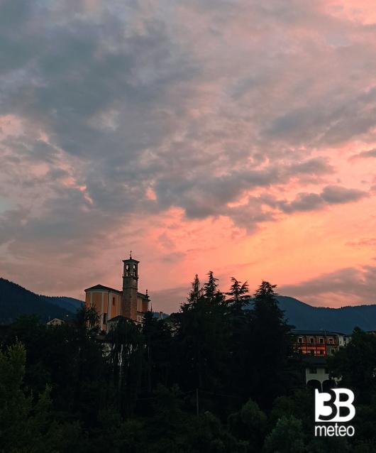 tramonto incantevole a Borno