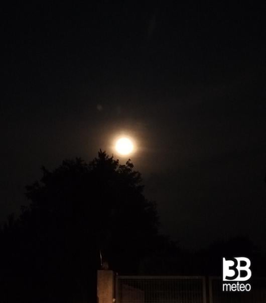 luna piena delle fragole