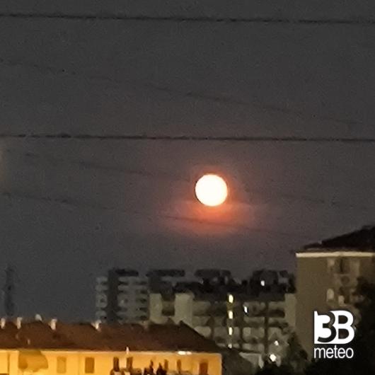 Ore 2230 luna rossa