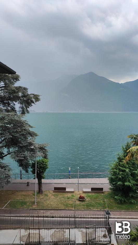 Temporale sul lago