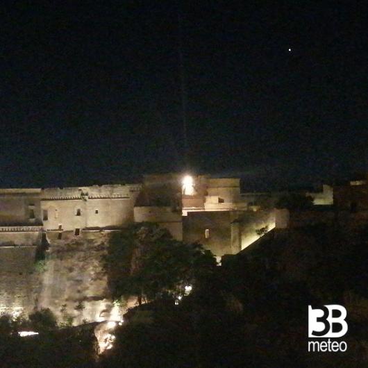 Sera d' estate in cielo... il pianeta venere che osserva