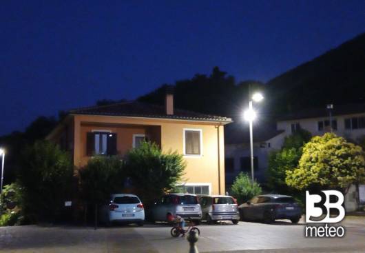 splendida sera di paese.
