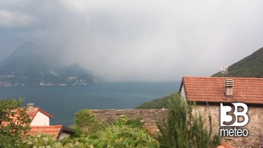 Varenna fronte del temporale