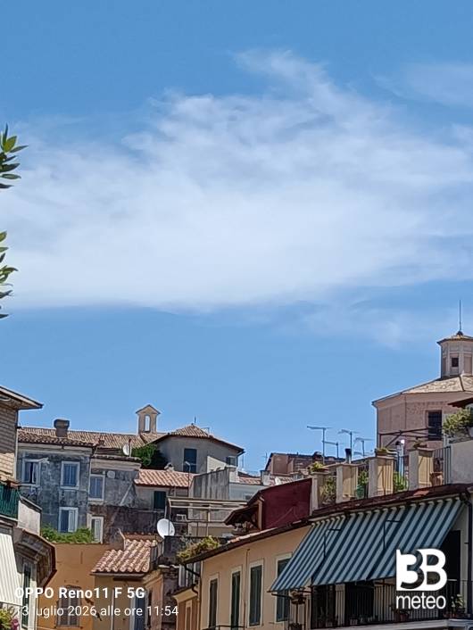 cielo quasi limpido a Castel Madama RM