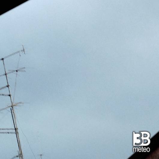 Cielo grigio da pioggia