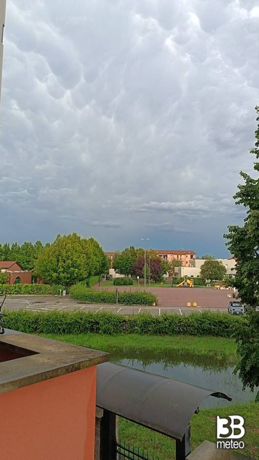 Grigio preoccupante e' il nuovo colore dell'estate