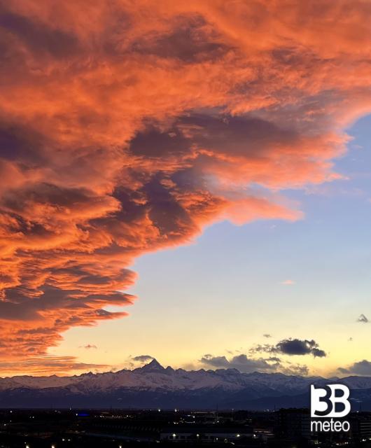 tramonto di fuoco sul monviso