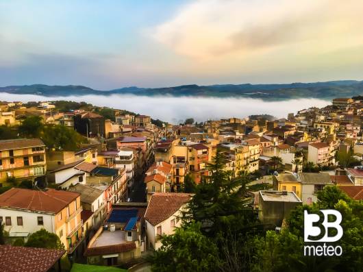 Si alza la nebbia