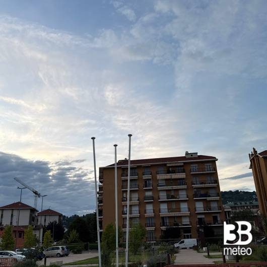 Nuvole su Moncalieri dalla piscina comunale