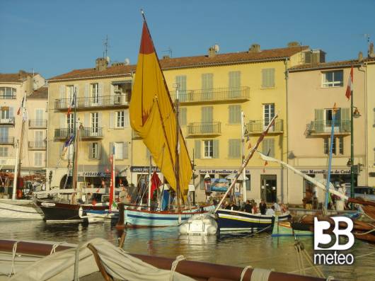 Marzia. Tradizionale vela al terzo nel porto di Saint Tropez