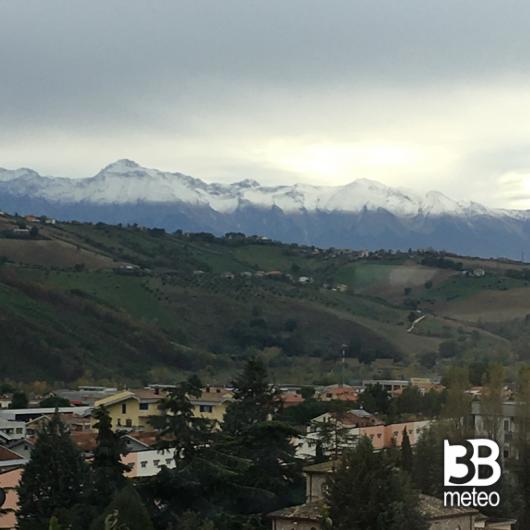 Nevicata sul massiccio del gran sasso.