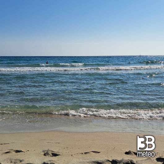 Spiaggia due sorelle torre dell'orso