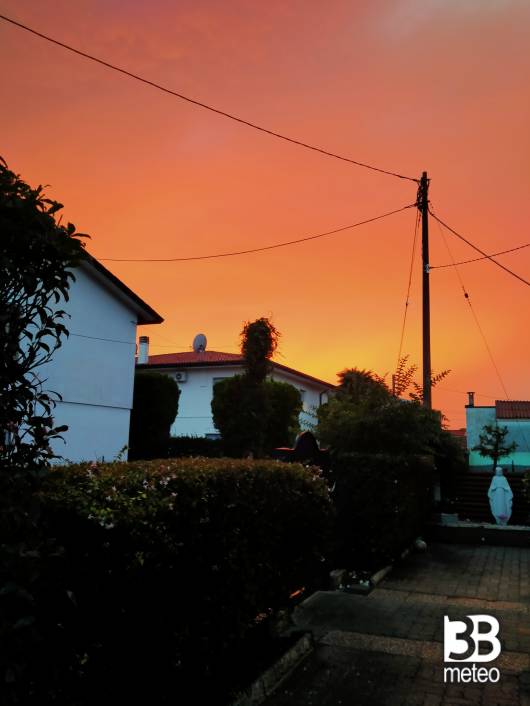 cielo Rosso di scirocco foto di Nik da  Sant'Eufemia di Borgoricco